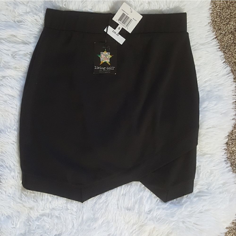 LIVING DOLL L.A. Mini Skirt Black NEW Women’s Size Small Short‎